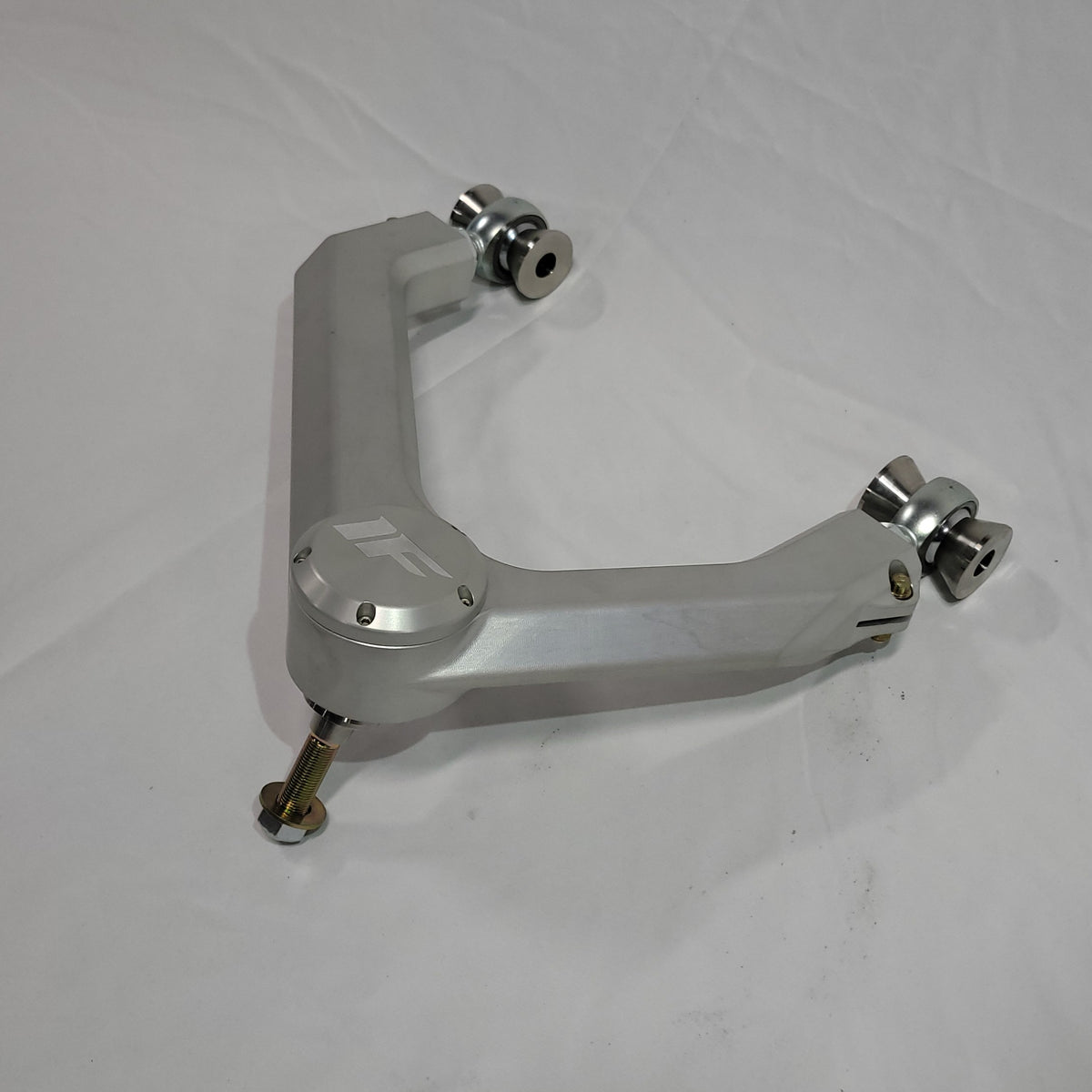 Izzy Fab 2016.5–2018 GM 1500 Billet Upper Control Arms, Aluminum Spindles — manufacturer product gallery