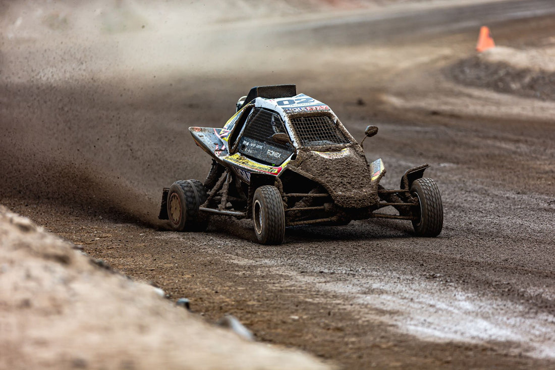 Representative off-road racing buggy throwing dirt on course; not the 2026 Ultra4 NorCal Stampede. Photo by Joaquin Delgado via Pexels.