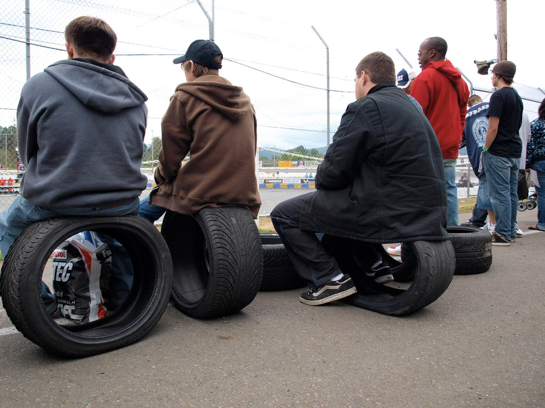 Formula Drift competition car drifting at Evergreen Speedway in Monroe, Washington in 2008; representative drifting image used for the power-steering article. Photo by kanattie / Wikimedia Commons, CC BY-SA 2.0.