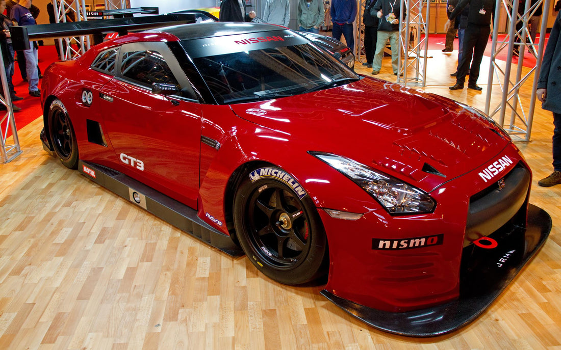 Archive representative Nissan GT-R GT3 race car, used to illustrate repeated road-racing brake heat load. Photo by Tony Hisgett, CC BY 2.0 via Wikimedia Commons.