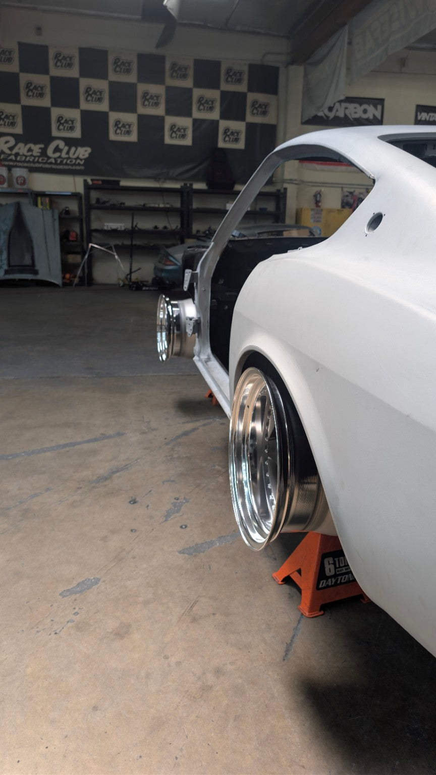 Liberty Walk Nissan 350Z rear widebody wheel-fitment mock-up