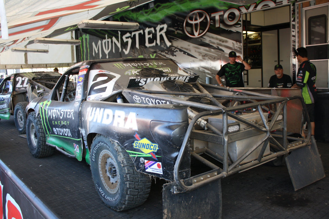Archive Jeremy McGrath Trophy Truck at the 2009 Crandon World Championship; representative off-road racing cooling and serviceability image. Photo by Royalbroil / Wikimedia Commons, CC BY-SA 3.0.