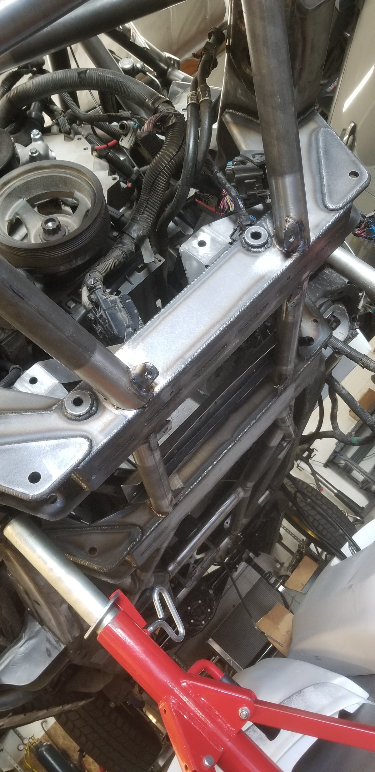 Izzy Fab 2007–2018 GM 1500 MIG-Welded Boxed Lower Crossmembers