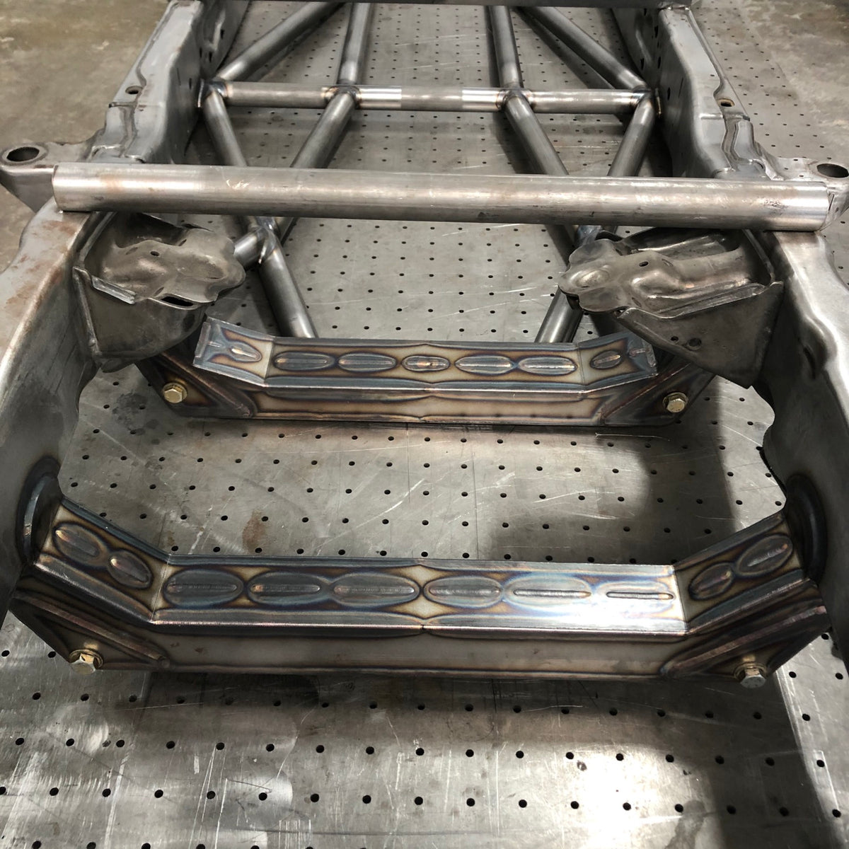 Izzy Fab 2007–2018 GM 1500 4130 TIG-Welded Boxed Lower Crossmembers