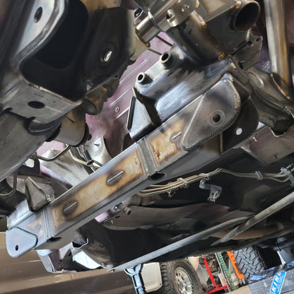 Izzy Fab 1999–2007 GM 1500 Boxed Lower Rear Crossmember