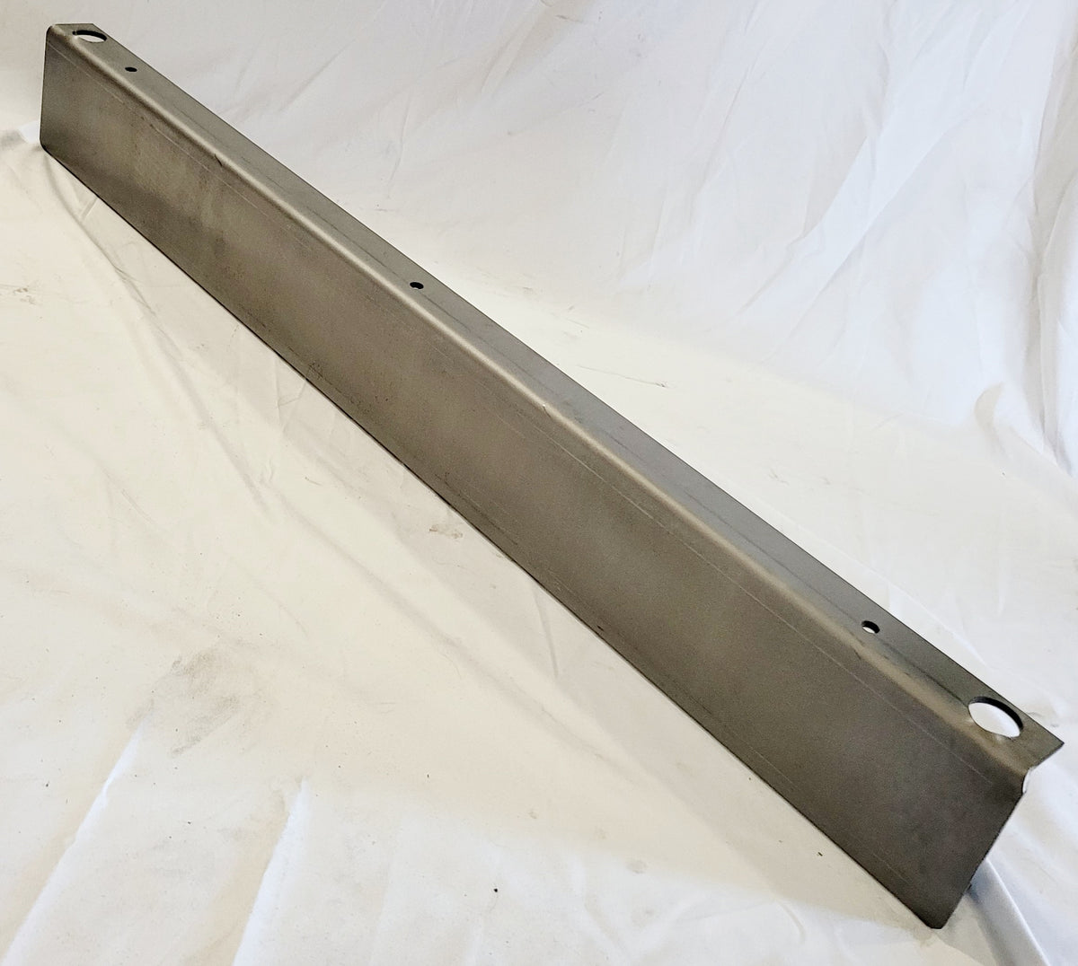 Izzy Fab rear boxed crossmember for 1999–2018 GM 1500 trucks, manufacturer photo