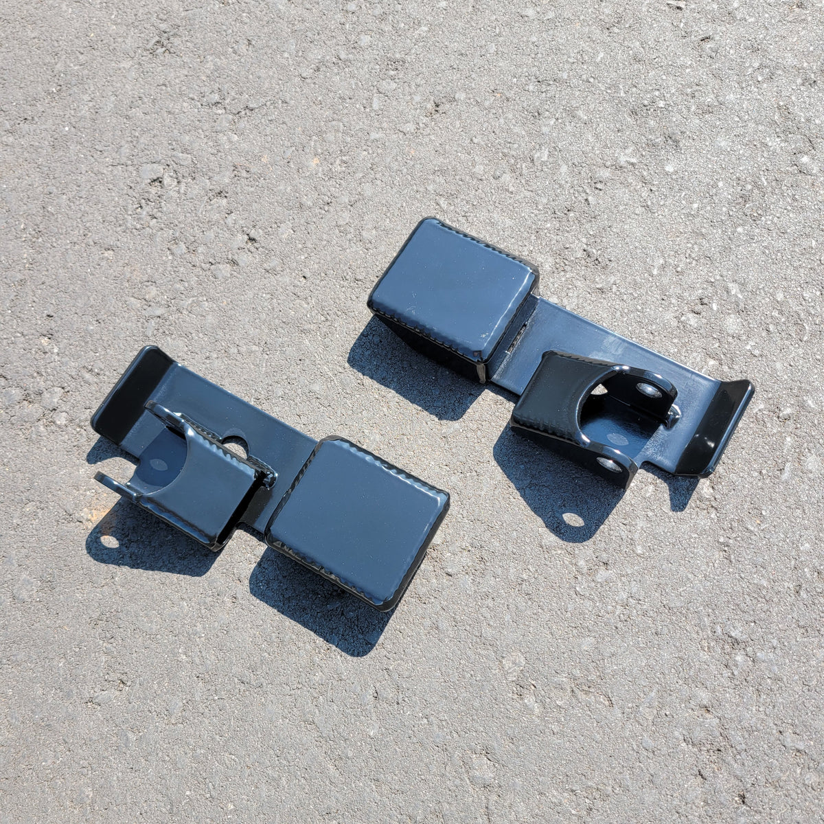 Izzy Fab Spring-Over Shock Mount and Bump Pad — manufacturer product gallery