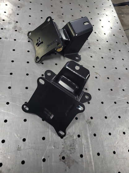 Izzy Fab 2014–2018 GM Truck/SUV 4130 Motor Mounts — manufacturer product gallery