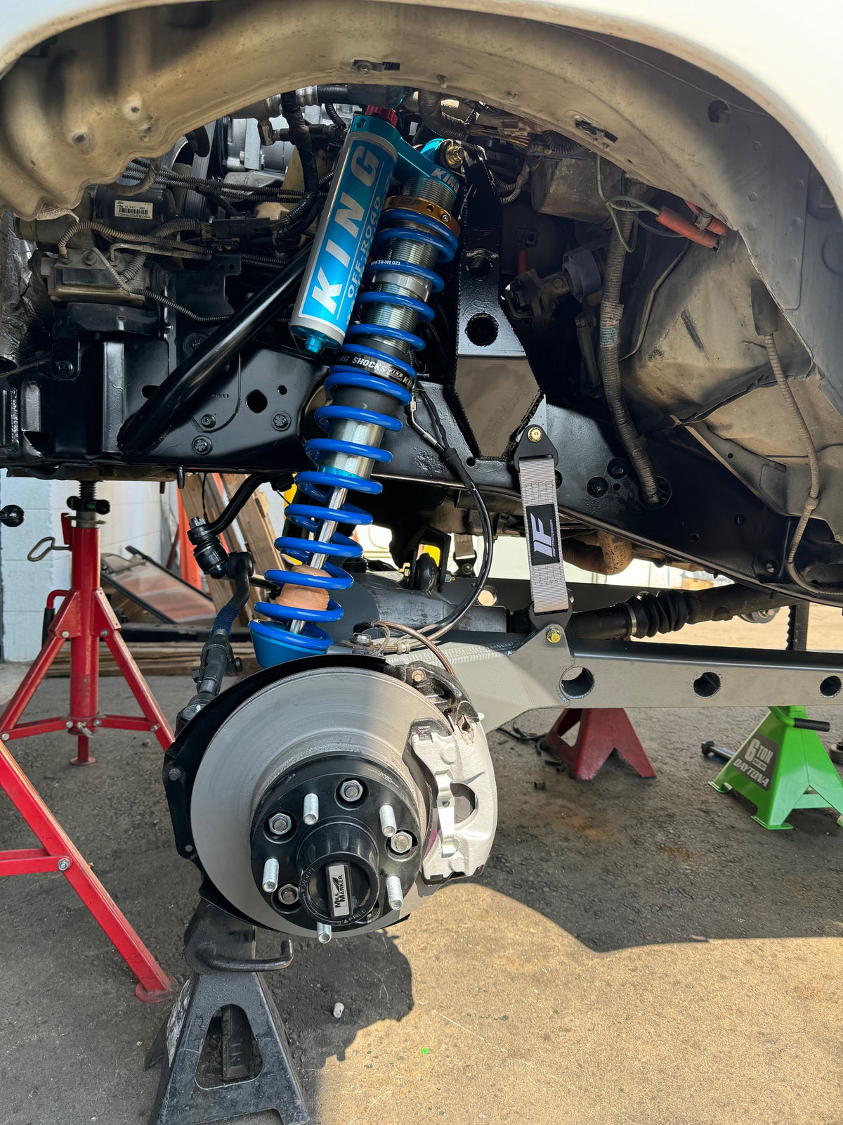 Izzy Fab Gen 1 Explorer / D35 TTB 10-Inch Coilover Shock Towers — manufacturer product gallery