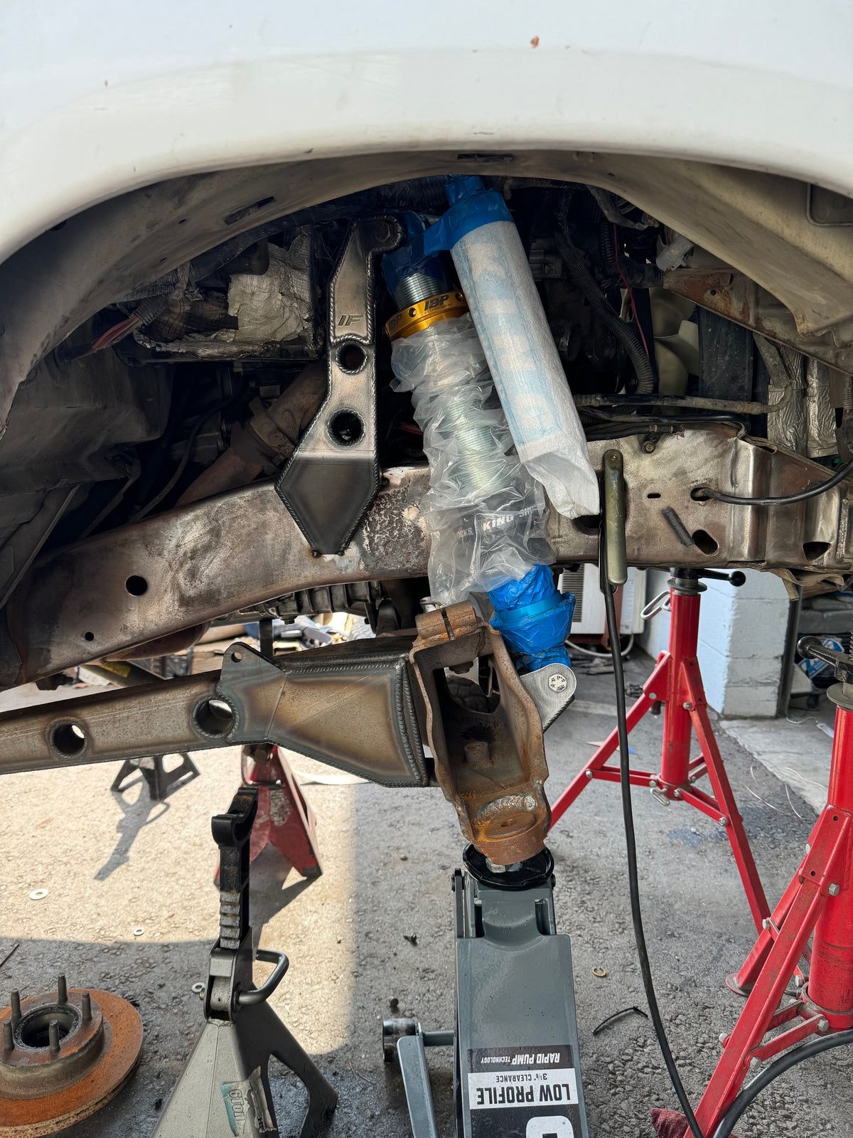 Izzy Fab Gen 1 Explorer / D35 TTB 10-Inch Coilover Shock Towers — manufacturer product gallery