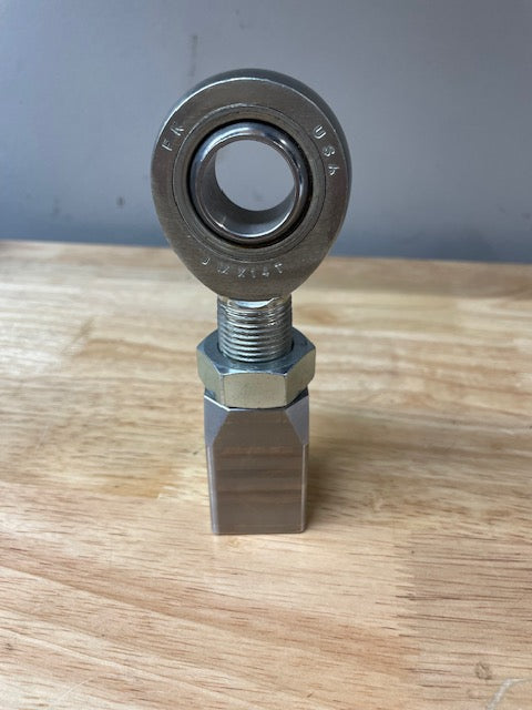 Izzy Fab 1.5 x 1.5-Inch 4130 Square Bung for 7/8-Inch Rod Ends — manufacturer product gallery