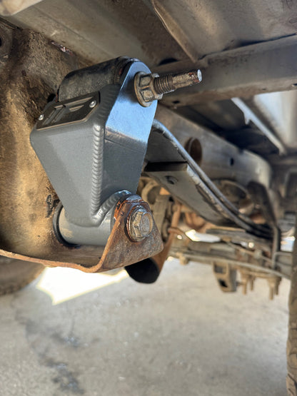Izzy Fab 1999–2018 GM 1500 OEM-Length Heavy-Duty Shackles — manufacturer product gallery