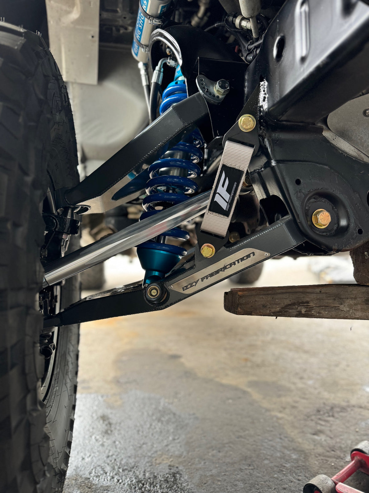 Official Izzy Fab 2007–2018 GM 1500 long-travel kit product photo