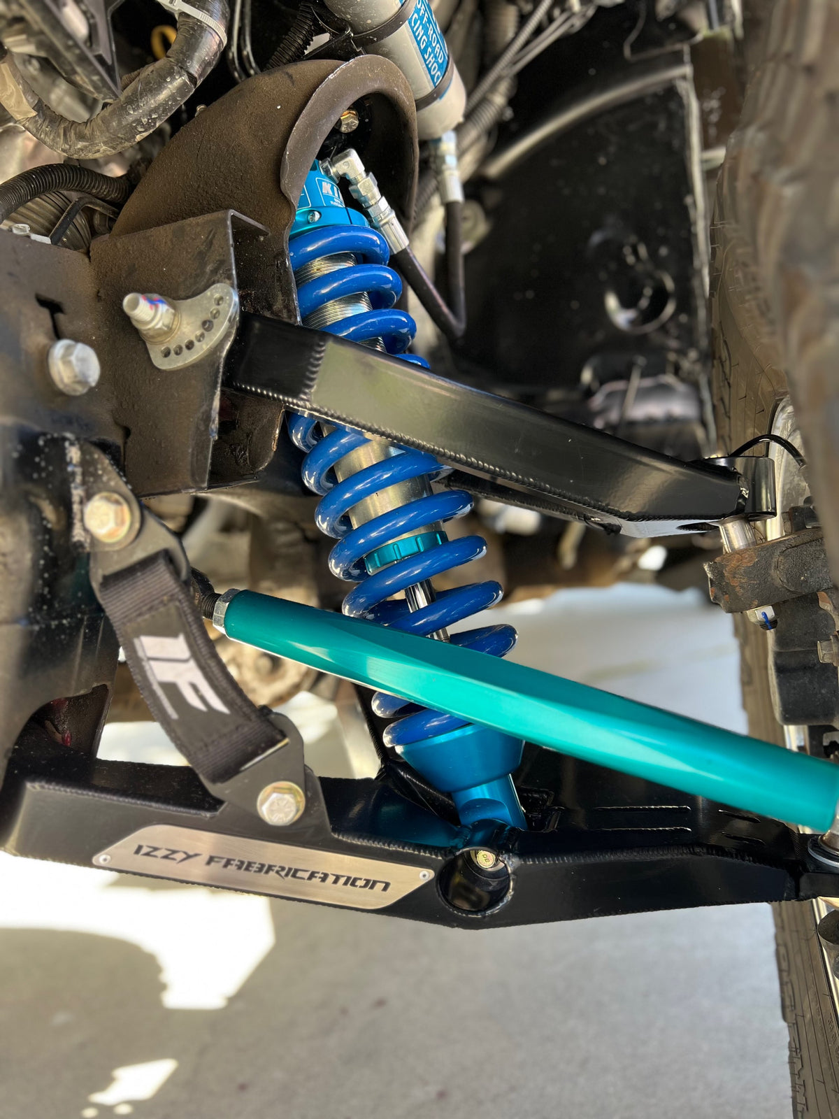 Official Izzy Fab 2007–2018 GM 1500 long-travel kit product photo